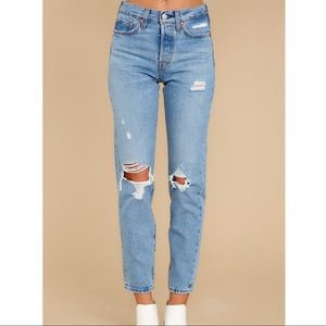 Levi’s Wedgie Icon Fit Jeans- Authentically Yours. Size 28.